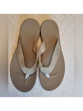 Bench Flip Flops, Beige, Size 11, NWT